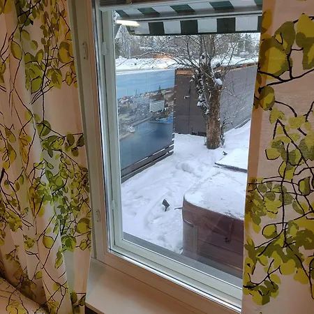 Huoneisto Relax & Recharge - A Unique With A Touch Of Luxury - Hot Tub And Sauna Inspired Decor #not A Real Sauna# Easy Access - Direct Train 15 Min To *