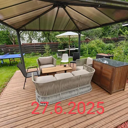 Relax & Recharge - A Unique With A Touch Of Luxury - Hot Tub And Sauna Inspired Decor #not A Real Sauna# Easy Access - Direct Train 15 Min To Lägenhet
