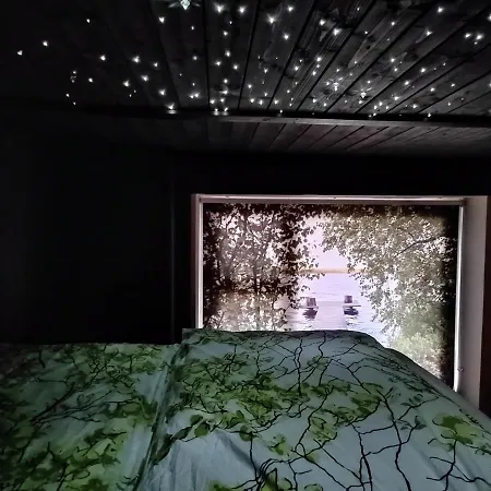 Apartment Relax & Recharge - A Unique With A Touch Of Luxury - Hot Tub And Sauna Inspired Decor #not A Real Sauna# Easy Access - Direct Train 15 Min To *