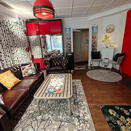 Private With Sauna Themed Bedroom, Private Jacuzzi, Center By Train 15min Apartment