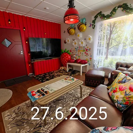 Relax & Recharge - A Unique With A Touch Of Luxury - Hot Tub And Sauna Inspired Decor #not A Real Sauna# Easy Access - Direct Train 15 Min To * Helsinki