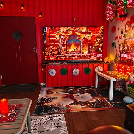 Relax & Recharge - A Unique With A Touch Of Luxury - Hot Tub And Sauna Inspired Decor #not A Real Sauna# Easy Access - Direct Train 15 Min To Apartment *