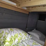 아파트 Relax & Recharge - A Unique With A Touch Of Luxury - Hot Tub And Sauna Inspired Decor #not A Real Sauna# Easy Access - Direct Train 15 Min To