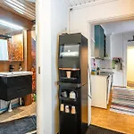 Relax & Recharge - A Unique With A Touch Of Luxury - Hot Tub And Sauna Inspired Decor #not A Real Sauna# Easy Access - Direct Train 15 Min To * 헬싱키
