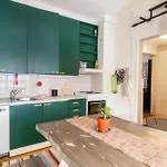 Relax & Recharge - A Unique With A Touch Of Luxury - Hot Tub And Sauna Inspired Decor #not A Real Sauna# Easy Access - Direct Train 15 Min To Διαμέρισμα